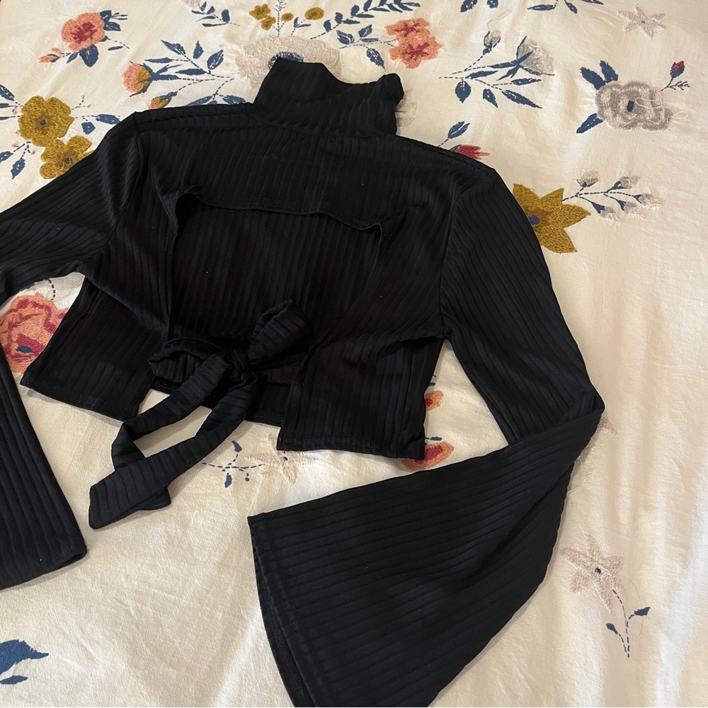 Nasty Gal Black Backless bell sleeve crop top size S (US 8) blouse turtleneck